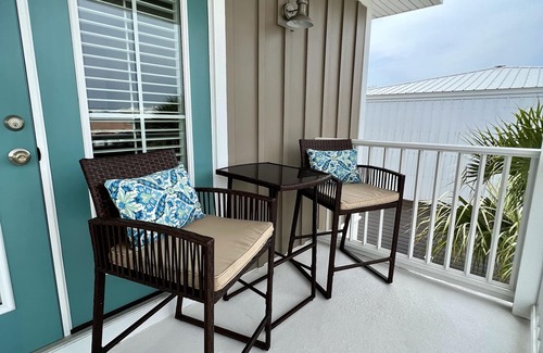 Silver Sands Beach House | Salty Air Retreat~Vacation home w/heated pool~Sleeps 12~Steps to beach access!