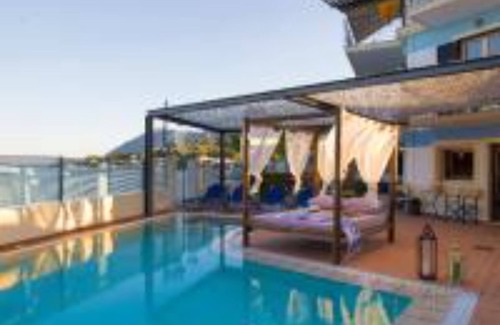 Lygia Villa | SALTY BREEZE Beachfront Villa