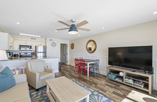 Crystal Beach Condo | Salty Dolphin - Gulf Front Oasis on Crystal Beach