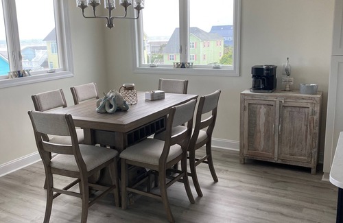 Emerald Isle House | Salty Emerald- 3rd row house with private pool. Sleeps 18- 5 BR and 4.5 Bathroom