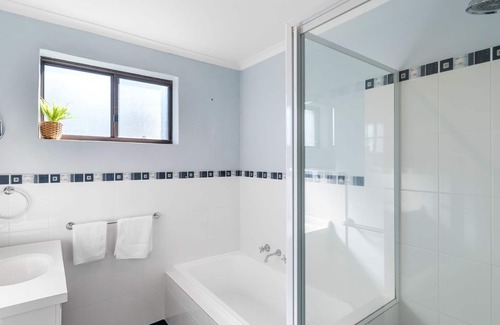 Surf Beach Apartment | Salty Feet - walk to the beach