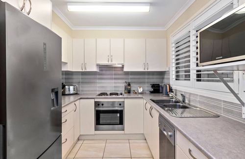 Surf Beach Apartment | Salty Feet - walk to the beach