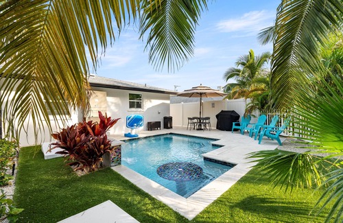 Holmes Beach House | Salty Harbor AMI pool retreat near the Beach