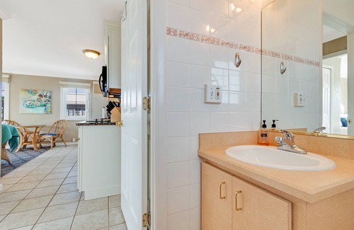 Flagler Beach Condo | Salty Kisses Seaside Condo just steps to the beach and fishing pier