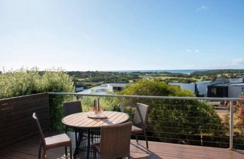 Torquay House | Salty Ocean View Escape - Torquay