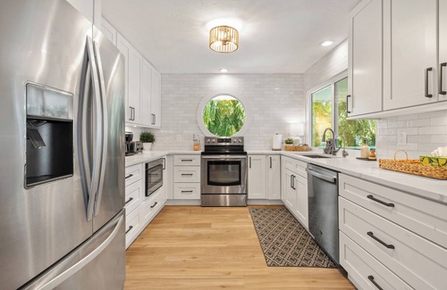 Bay Isle House | Salty Sailfish | Private Pool + Hot Tub + Siesta Key