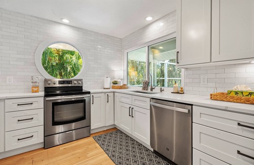 Bay Isle House | Salty Sailfish | Private Pool + Hot Tub + Siesta Key