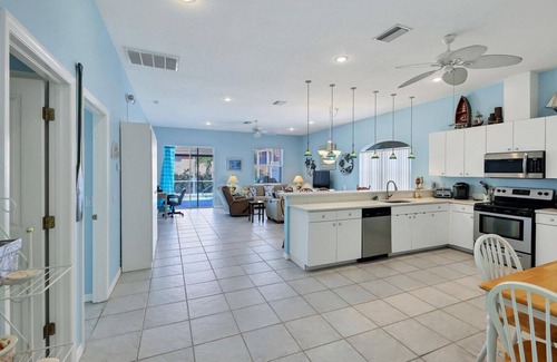 South Venice House | Salty Sea Breeze - 1806 Manasota Beach