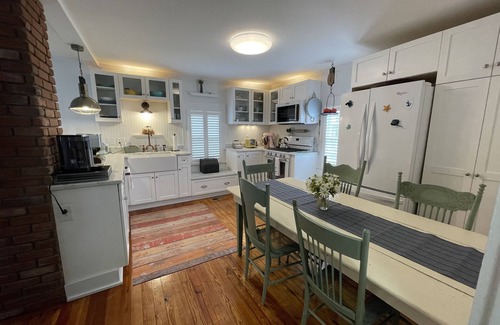 Swansboro House | Salty Seas