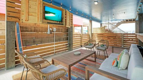 Cinnamon Shore House | Salty Texan by AvantStay Central Location Views