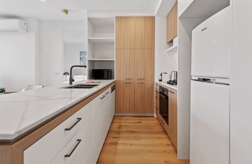 Heidelberg Heights Apartment | Samma| Modern 2BR Bell Street Bliss