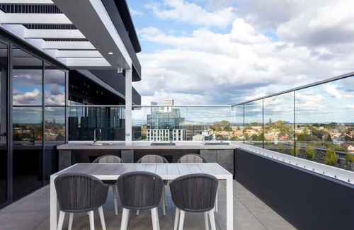 Heidelberg Heights Apartment | Samma| Modern 2BR Bell Street Bliss