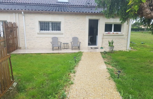 Cours-de-Pile House | Sammantha loft