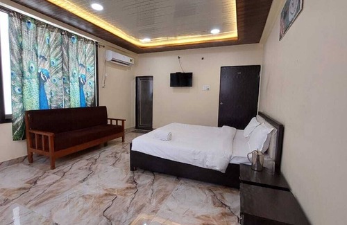 Varanasi Hotel | Samriddhi Hotel Banquet and Lawn