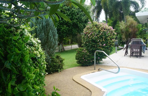 Hua Thanon Villa | Samui White House near the beach
