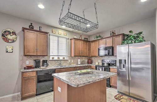 Wetmore House | San Antonio Abode Near Golf, Shops + Dining!