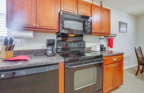 North San Antonio - SAT House | San Antonio Area Home w/Deck, 14 Mi to Dtwn!