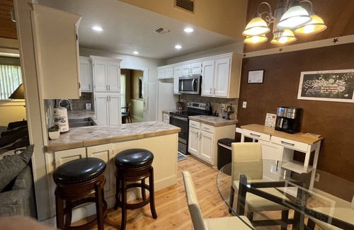 San Antonio House | San Antonio Getaway near Sea World and Fiesta Texas
