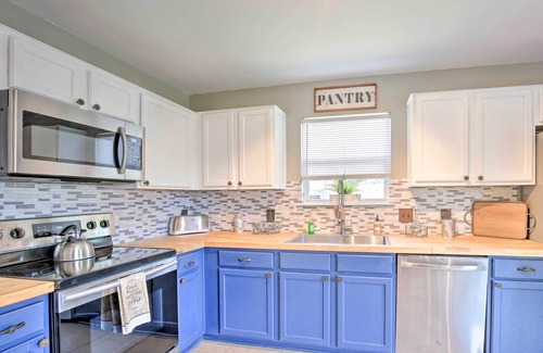 West San Antonio House | San Antonio Home w/Hot Tub - 1 Mi to SeaWorld