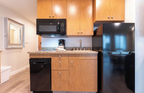 San Clemente Hotel | San Clemente Paradise Found! Private Patio, Kitchenette, Pool!