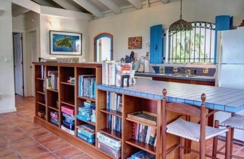 Fish Bay Villa | San Costanzo 2 br/ba Delightful breezes, Caribbean views, hot tub and generator!