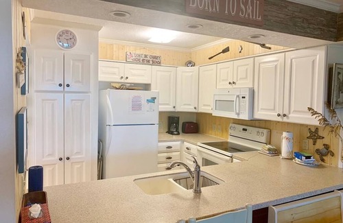 Pensacola Beach House | San De Luna #15 – Foot steps from the Gulf and Sound on Pensacola Beach