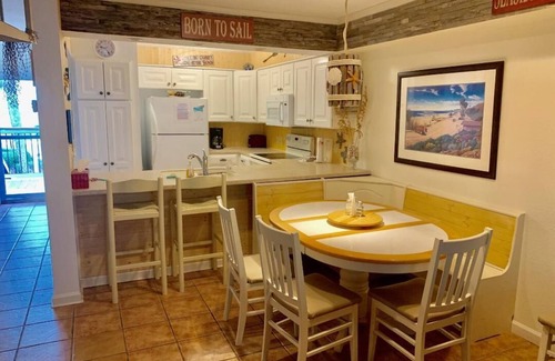 Pensacola Beach House | San De Luna #15 – Foot steps from the Gulf and Sound on Pensacola Beach