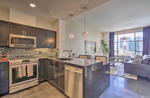 Gaslamp Quarter Condo | San Diego Condo w/Balcony, Views & Gym Access