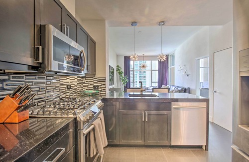 Gaslamp Quarter Condo | San Diego Condo w/Balcony, Views & Gym Access
