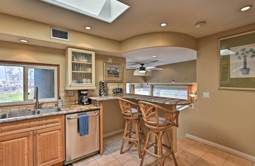 South Mission Beach Condo | San Diego Condo w/ Grill - Walk to Beach!