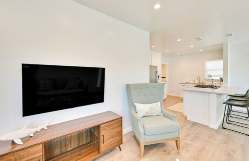 Roseville - Fleet Ridge Cottage | San Diego Cottage w/Private Patio: 2 Mi to Beach!
