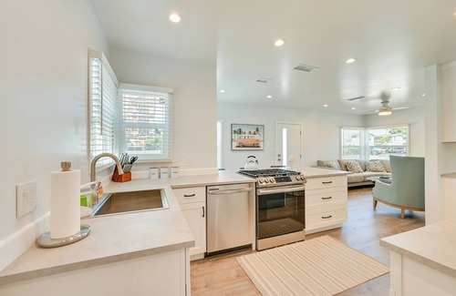 Roseville - Fleet Ridge Cottage | San Diego Cottage w/Private Patio: 2 Mi to Beach!