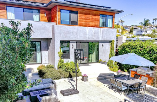 La Jolla Mesa House | San Diego La Jolla -- blocks from Ocean in Bird Rock (La Jolla Pacific Beach)
