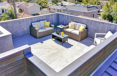 La Jolla Mesa House | San Diego La Jolla -- blocks from Ocean in Bird Rock (La Jolla Pacific Beach)