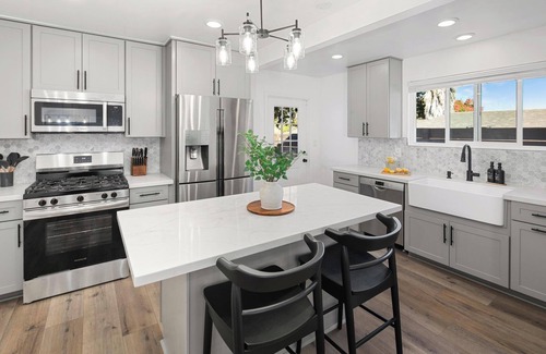 Lake Murray House | San Diego Lux: 5Bedroom/Remodeled/Solar Heated Pool/Spa/GameRoom/Grill/Workspace