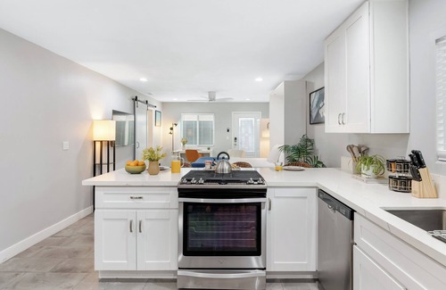 Grant Hill House | San Diego Studio Near Top Spots w/Pool, Hot Tub & Luxe Amenities | Estancia