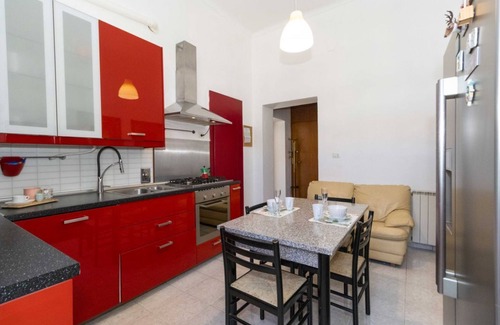 San Donato Apartment | San Donato & Statuto Square Appt x3 with Balcony