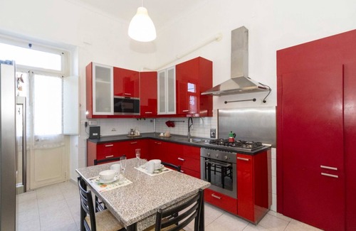 San Donato Apartment | San Donato & Statuto Square Appt x3 with Balcony