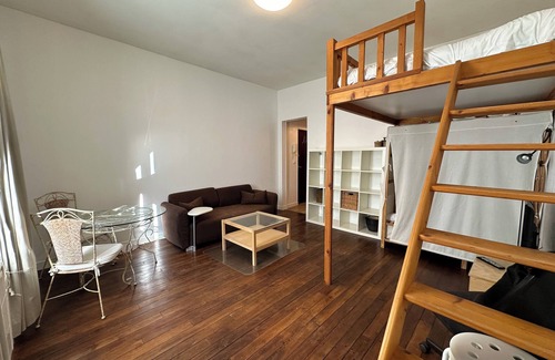 Hincmar Apartment | San Francisco, a studio with a unique charm