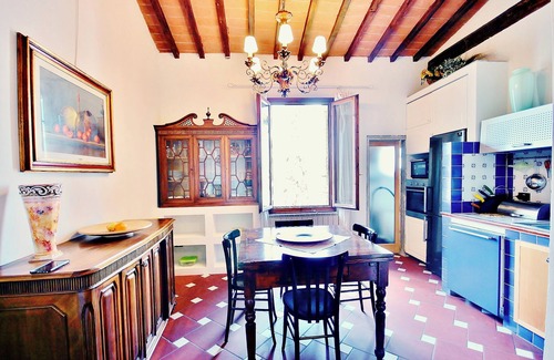 San Lorenzo Apartment | San Gallo - Typical spacious apartment in the historic centre