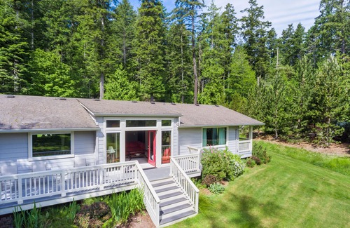 Friday Harbor House | San Juan Island Beach House, Waterfront Lodging just minutes from Roche Harbor!