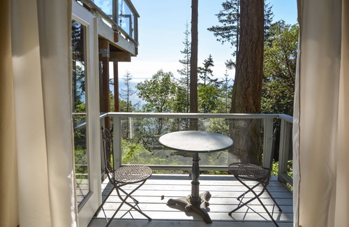 Friday Harbor House | San Juan Island, Three Coves Hideaway #111