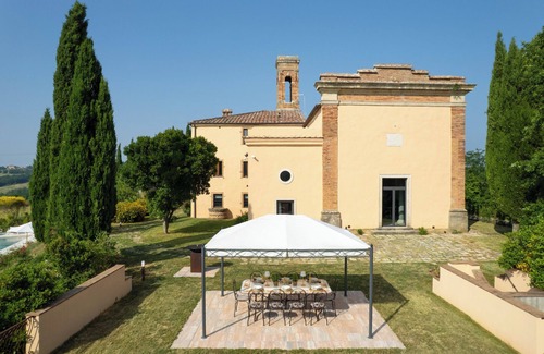 Radicondoli Villa | San Lorenzo a Montalbano: A Timeless Tuscan Retreat