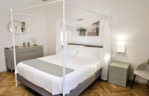 Brindisi Histotic Center Apartment | "San Lorenzo Luxury Apartment" - Jacuzzi & Historic Center