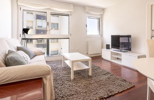 Zarautz Apartment | SAN LUIS 2 Vivienda, playa y garaje by Egona