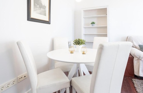 Zarautz Apartment | SAN LUIS 2 Vivienda, playa y garaje by Egona