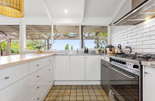 Dromana House | San Mateo | 11 Acre Oceanview Estate