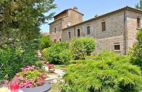 Sodo Apartment | San Pietro Geranio - Apartment with swimming pool