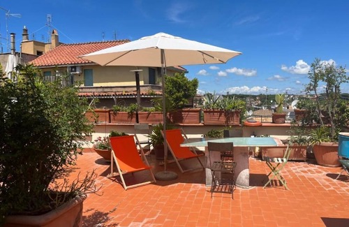 Aventine Apartment | San Saba Roof Top Garden