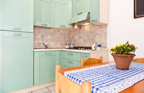 San Teodoro City Centre Apartment | San Teodoro: 4/6-paikkainen Huvila Lähellä La Cintan Rantaa